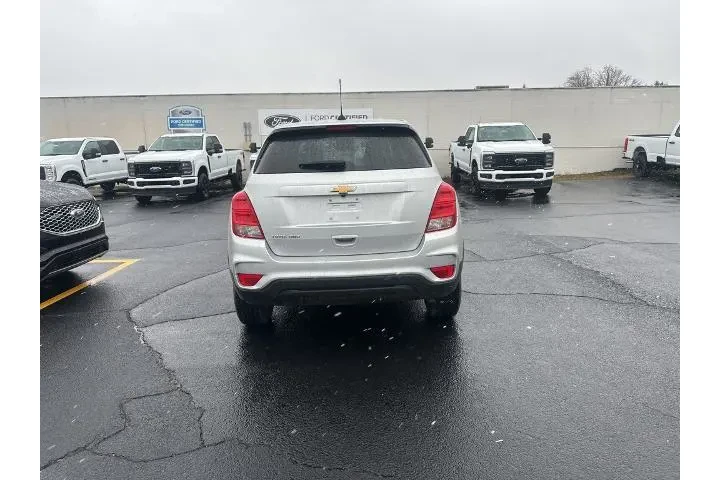 $11143 : Chevrolet Trax 2020 AWD LS 4 image 6