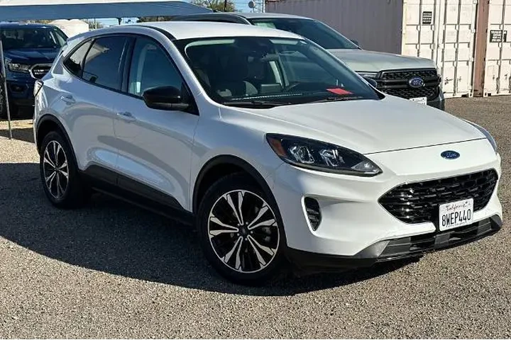 $18577 : Ford Escape 2021 SE 4dr SUV image 2