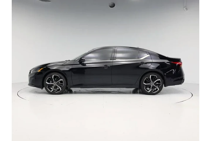 $22998 : Nissan Altima 2023 2.5 SR 4d image 3