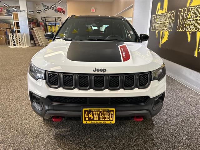 $29995 : 2023 Compass Trailhawk image 2