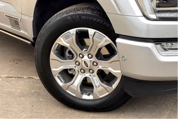 $39977 : Ford F-150 2021 4x4 Platinum image 2