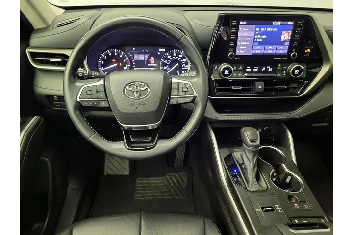 $27998 : Toyota Highlander 2021 XLE 4 image 10