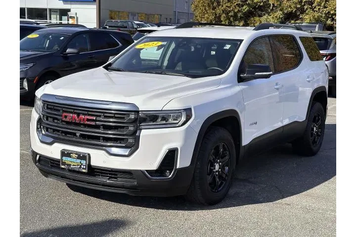 $32999 : GMC Acadia 2023 4x4 AT4 4dr image 1