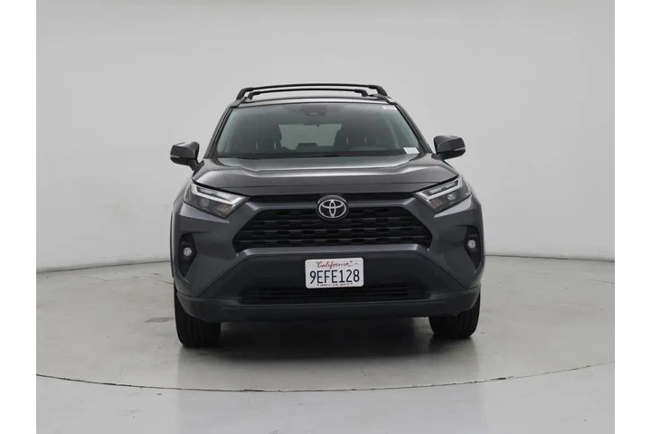 $31998 : Toyota RAV4 2022 AWD XLE Pre image 5
