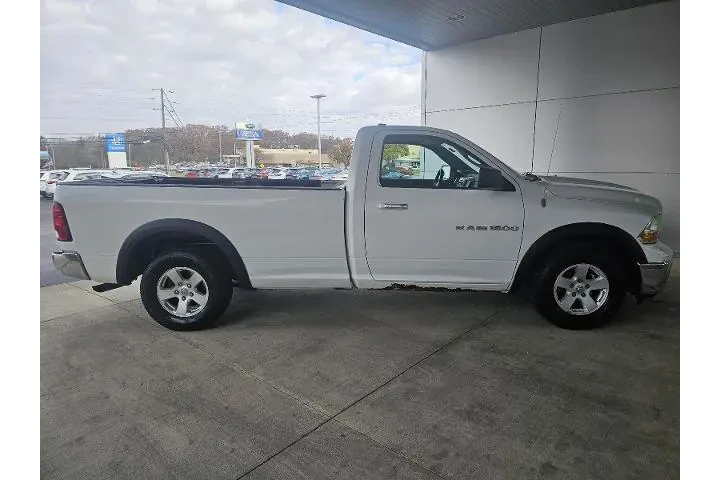 $6990 : Ram 1500 2012 4x2 SLT 2dr Re image 7