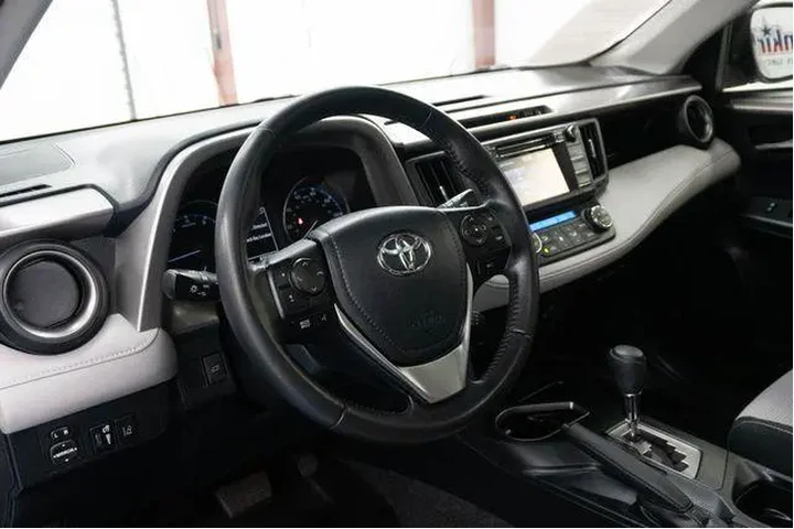 $19754 : Toyota RAV4 2018 XLE 4dr SUV image 3