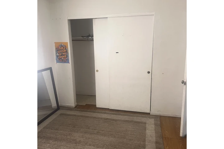 $900 : Cuarto en Huntington Beach r image 1