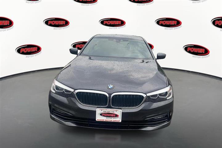 $21595 : Used 2018 5 Series 530i xDriv image 2