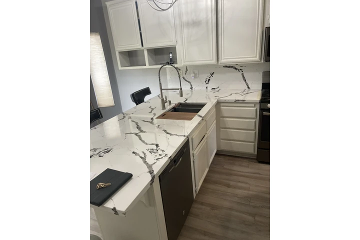 Quartz countertop image 6