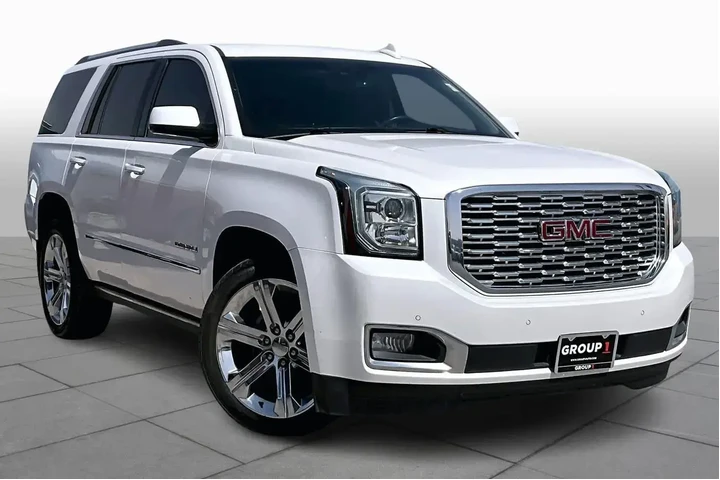 $32235 : GMC Yukon 2019 4x4 Denali 4d image 3