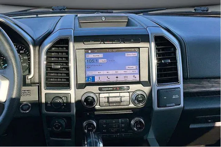 $29500 : Ford F-150 2018 4x4 Lariat 4 image 10