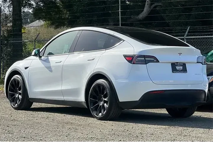$29990 : Tesla Model Y 2023 AWD Long image 10