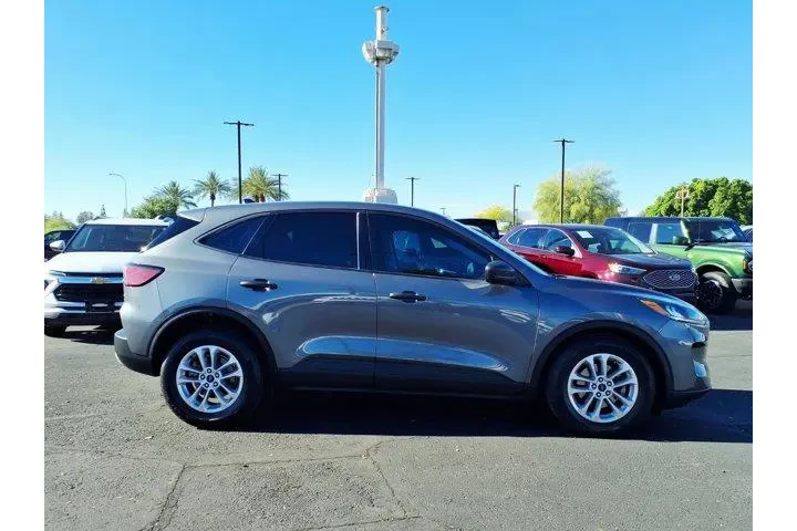 $16858 : Ford Escape 2022 S 4dr SUV image 7