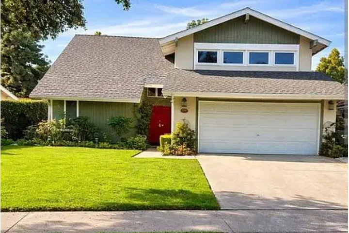 $1970 : BEAUTIFUL BACK HOUSE FOR LEASE image 1