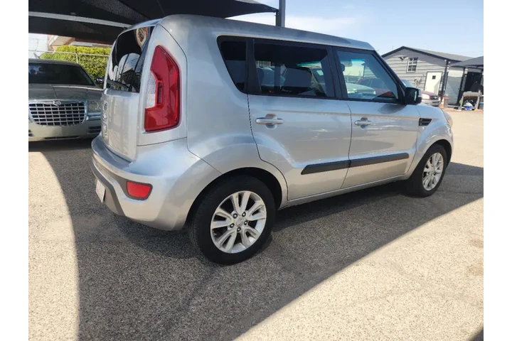 $7495 : 2012 Soul + image 4