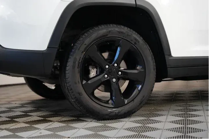 $28994 : Jeep Grand Cherokee 2023 4x4 image 6