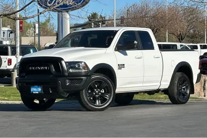 $28995 : Ram 1500 Classic 2022 4x4 SL image 1