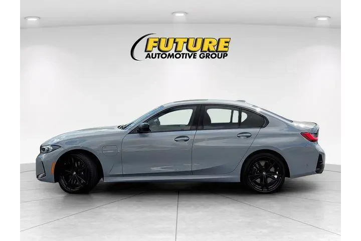 $33988 : BMW 3 Series 2024 330e 4dr S image 8
