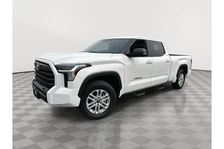 $40992 : 2022 Tundra SR5 image 1