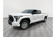 2022 Tundra SR5 en Madison