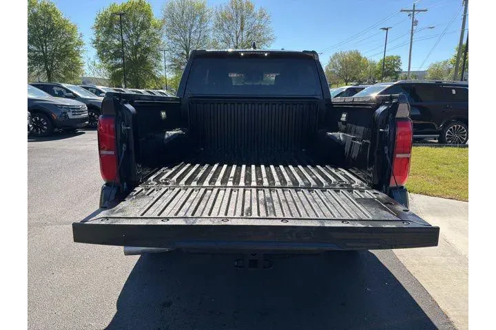 $39409 : Toyota Tacoma 2025 4x4 SR5 4 image 7