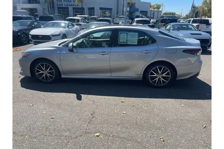 $27765 : Toyota Camry 2022 AWD XLE 4d image 2