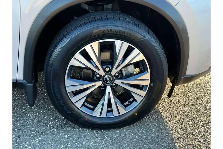 $21185 : Nissan Rogue 2023 AWD SV 4dr image 8