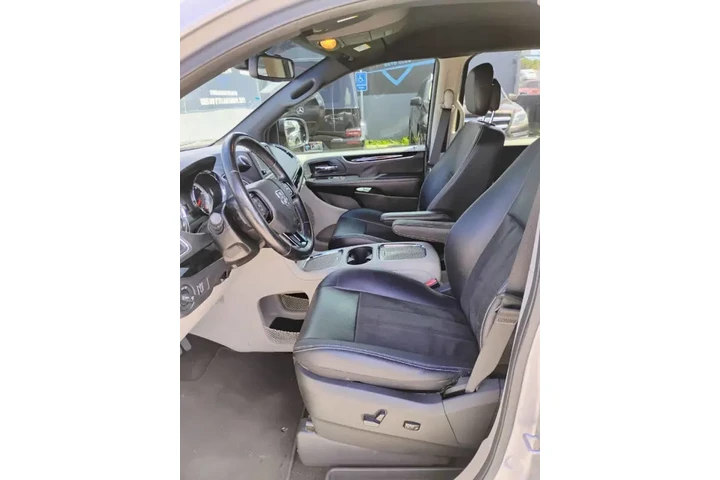 $9500 : 2019 Grand Caravan SXT image 8