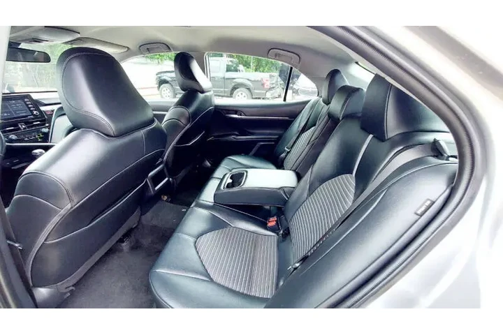 $15990 : 2022 Camry SE image 6
