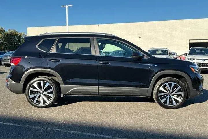 $18401 : Volkswagen Taos 2022 SE 4dr image 3