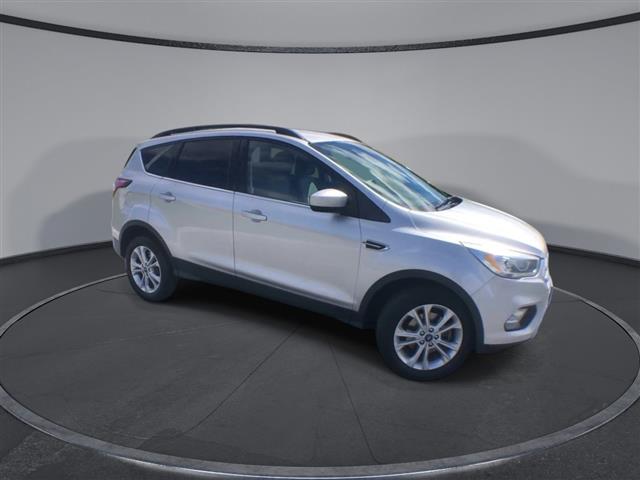 $12000 : PRE-OWNED 2017 FORD ESCAPE SE image 2