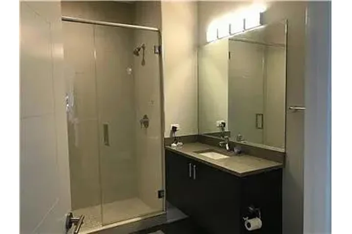 $2700 : Rental property with 1 bedro image 4