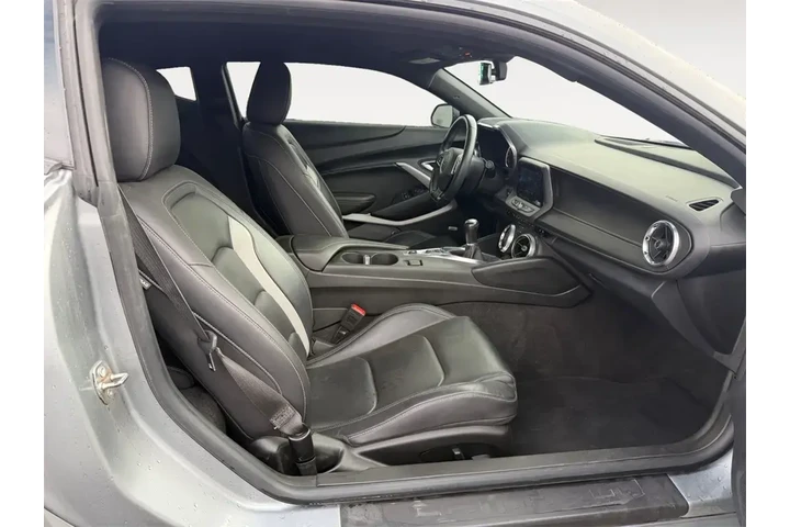 $29500 : Chevrolet Camaro 2023 LT 2dr image 3