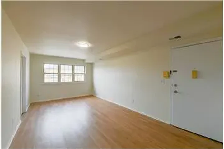 $1900 : Rental property with 2 bedro image 9