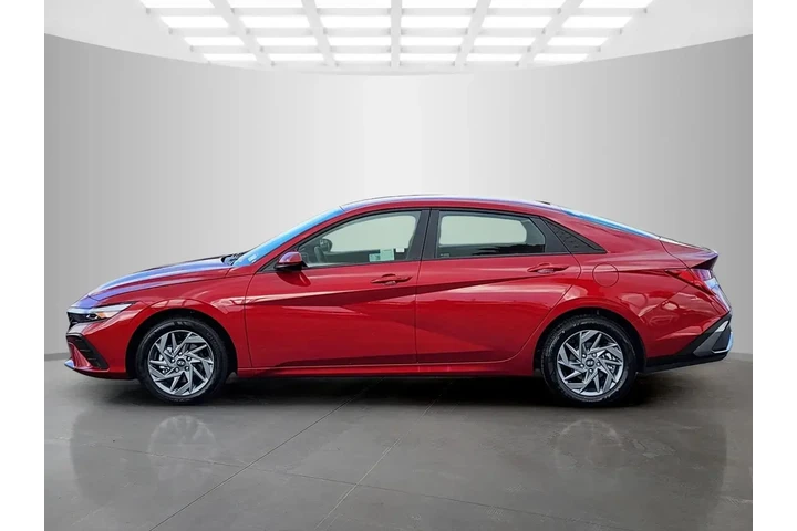 $22801 : Hyundai ELANTRA Hybrid 2025 image 5
