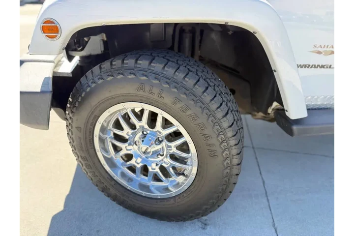 $18999 : 2011 Wrangler Sahara image 2