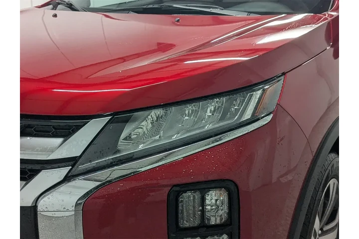 $31695 : Mitsubishi Outlander Sport 2 image 9