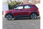 $21995 : Hyundai VENUE 2024 SEL 4dr C thumbnail