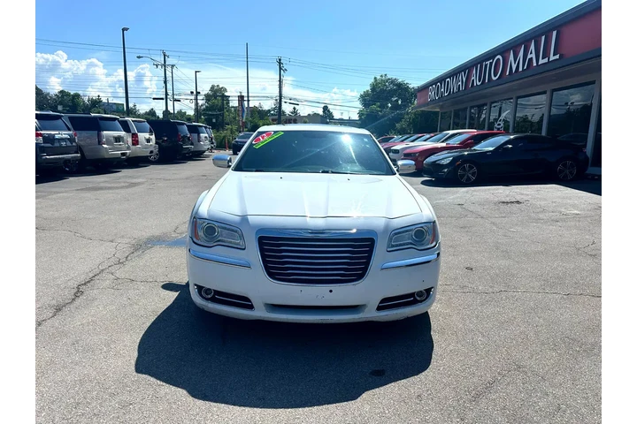 $5980 : 2012 300 4dr Sdn V6 Limited R image 7