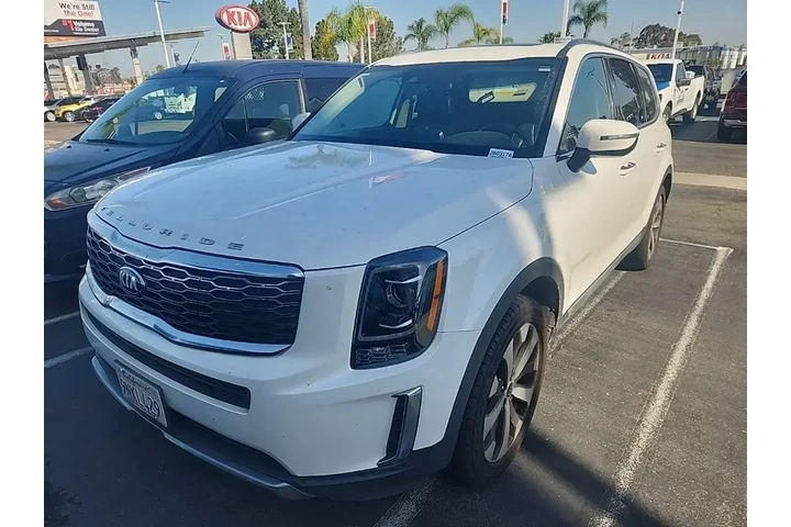 $17491 : Kia Telluride 2020 S 4dr SUV image 3