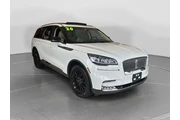 $37990 : Lincoln Aviator 2020 AWD Res thumbnail