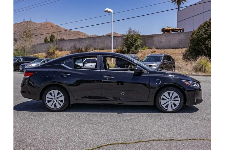 $17979 : Nissan Sentra 2024 S 4dr Sed image 3