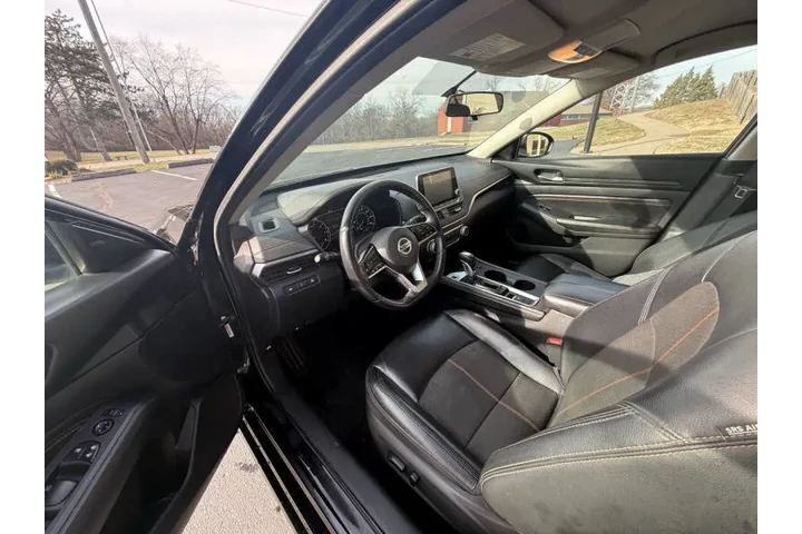 $10999 : 2019 Altima 2.5 SR image 6