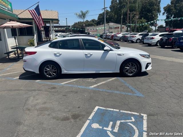 $10550 : 2019 Optima LX Sedan image 8