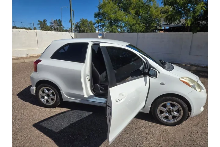 $4688 : 2008 Yaris image 8