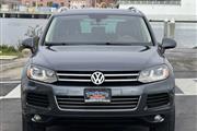 $12988 : 2011 Touareg Lux thumbnail