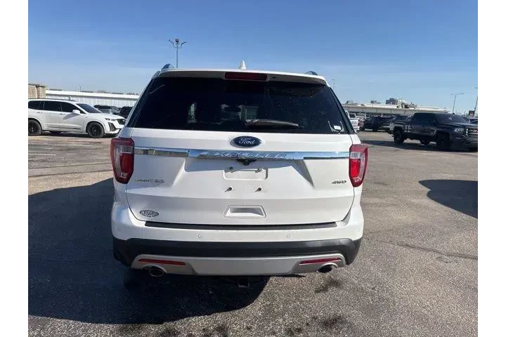 $16982 : Ford Explorer 2017 AWD Limit image 6