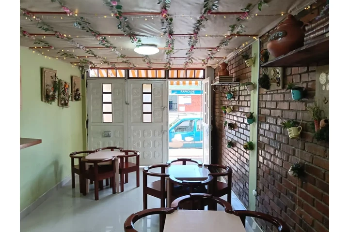 Venta cafe-restaurante. image 3