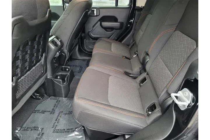 $38988 : Jeep Gladiator 2022 4x4 Moja image 6