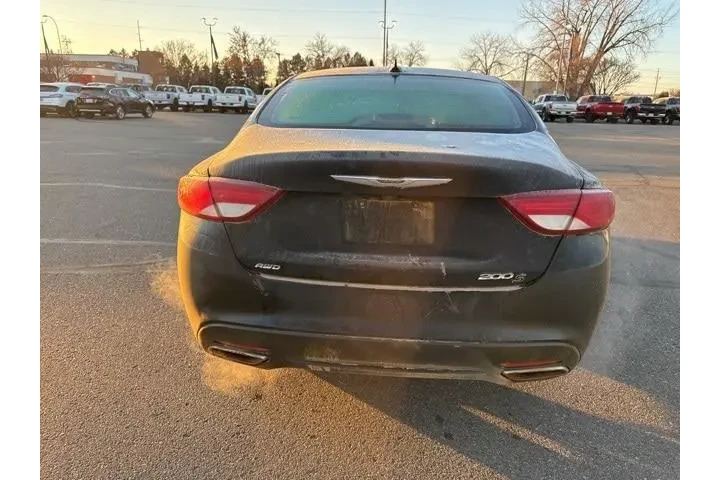 $6000 : Chrysler 200 2015 AWD S 4dr image 7